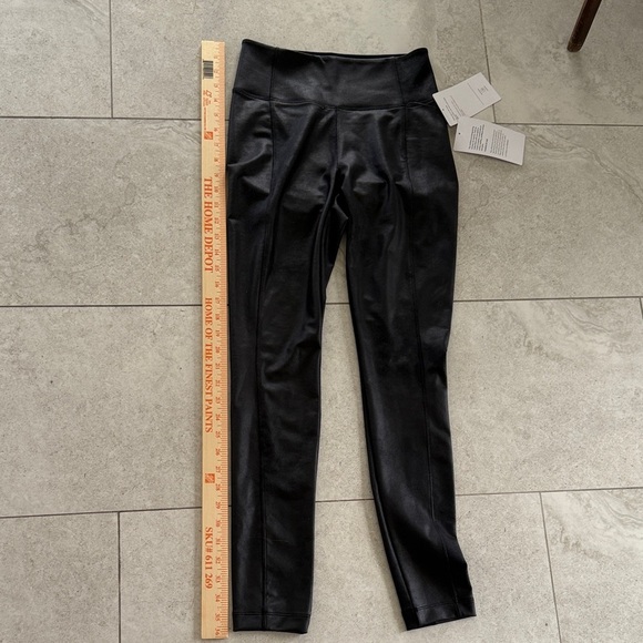 Athleta Delancey Gleam Tight w/back pockets - Picture 10 of 11